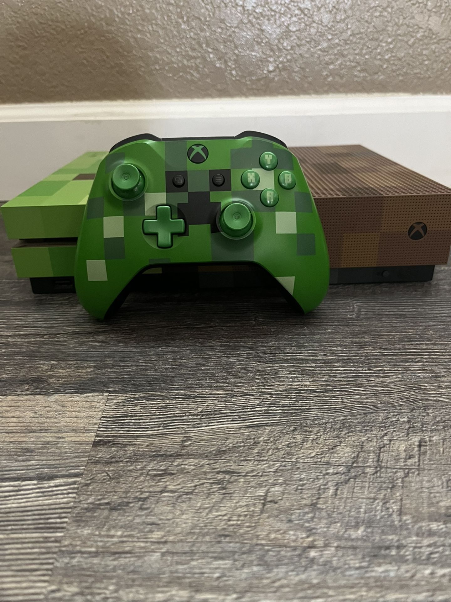 XBOX ONE S Minecraft Limited Edition Bundle *NO TRADES* for Sale in ...