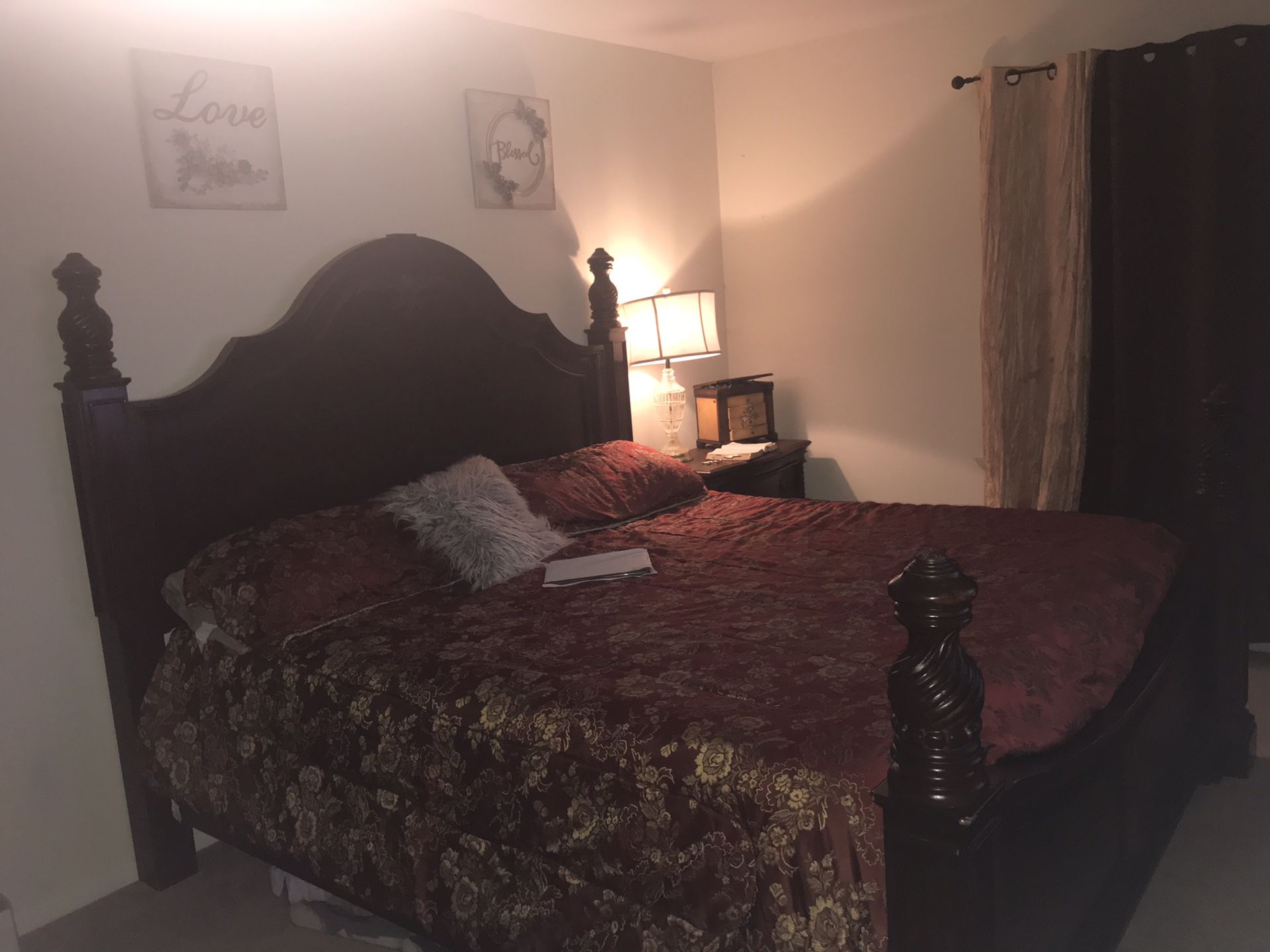 King set bedroom set with foam mattress