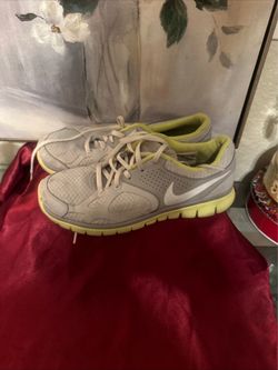Nike shoes size 8/5
