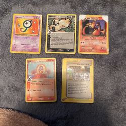 Dark Charizard And 4 Cards 
