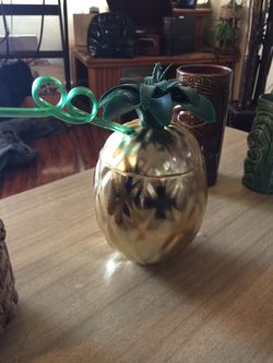 Pineapple sipper