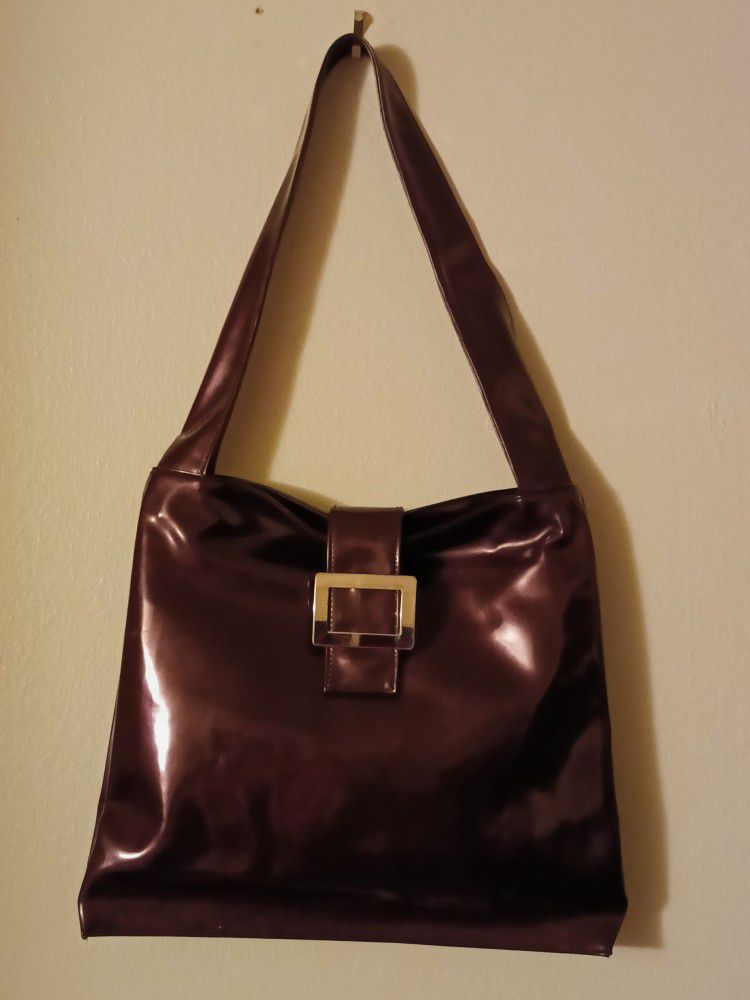 "NWT" Guess Burgundy Leather Type Purse.