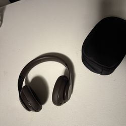 Beats Studio Pro With Case