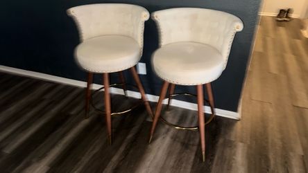 White stools
