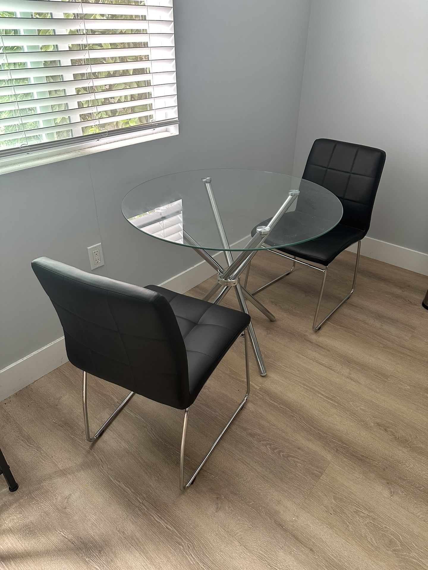 Compact Round Glass Dining Table with 2 Matching Chairs