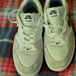 NIKE AllEYOOP  WHITE /  BLACK WHITE  SKATEBOARD  SHOES  CJ0882 -100  SIZE 9