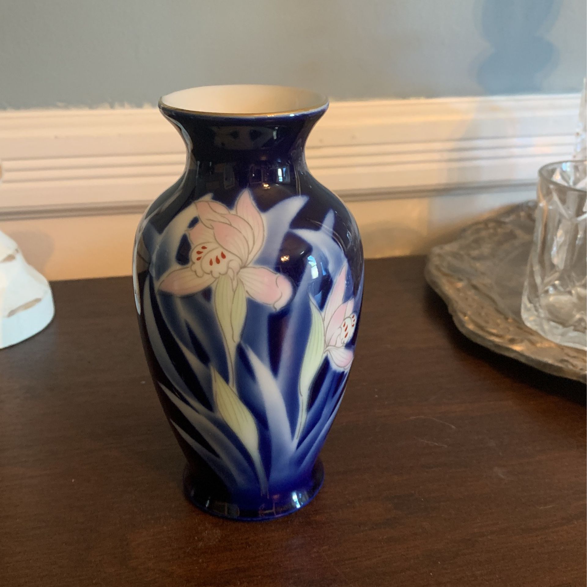 SATO GORDON Blue  Floral Vase Hand Painted Gold Rim