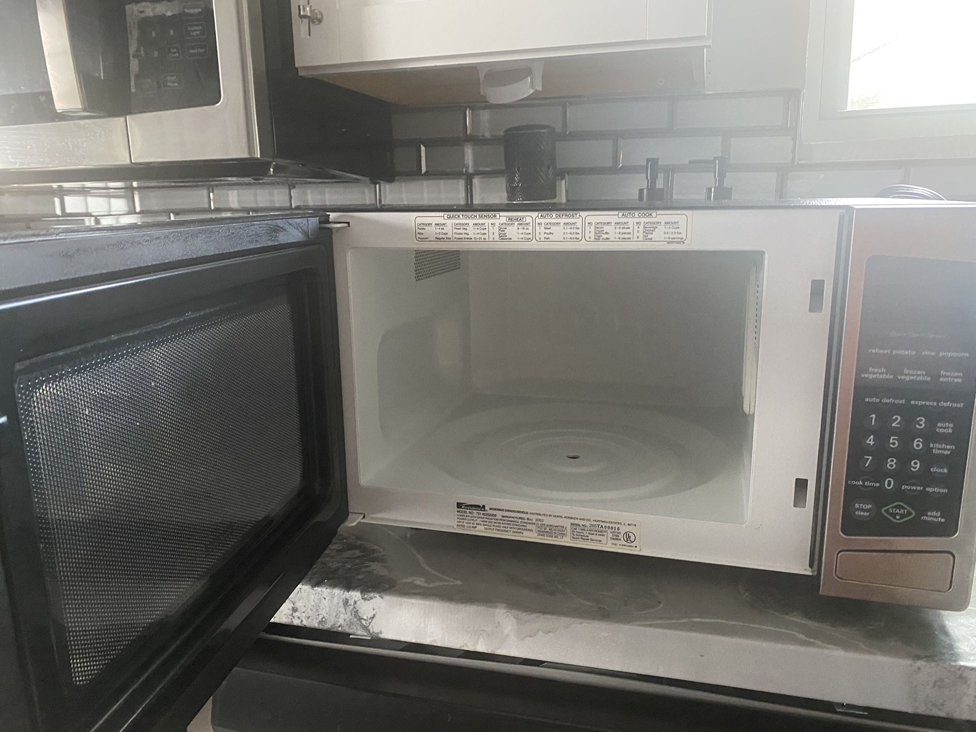 Kenmore Microwave Oven Model 721.66222500 - Oahu Auctions