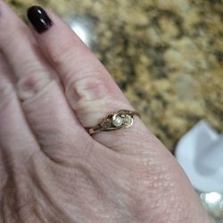  Small Pearl and Leaves Ring VINTAGE Dainty Size 2 1/2 10K solid Gold  or best offer