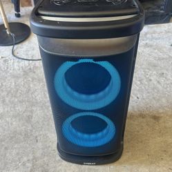 Portable Bluetooth Speaker (USB-C) Or (Make Serious Offer)