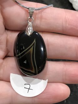 New Agate Aqeeq stone pendant necklace,16” chain 925,NEW NEVER BEEN USED .dark brown