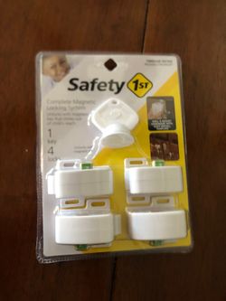 Safety 1st complete magnetic locking system