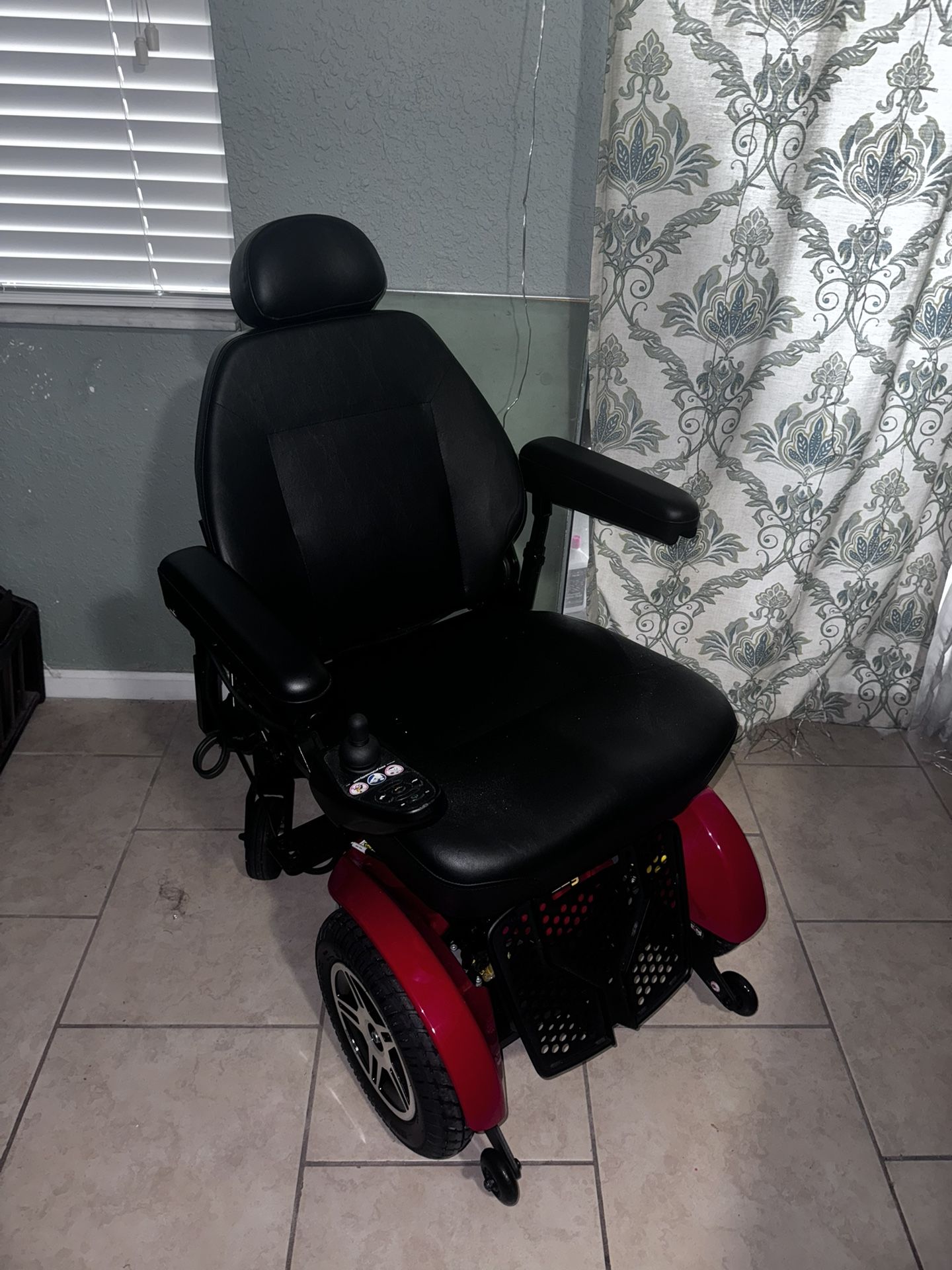 Jazzy Elite Electric Wheelchair