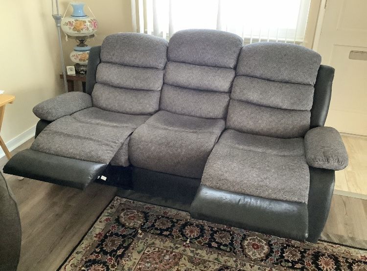 Reclining Sofa, Excellent Condition
