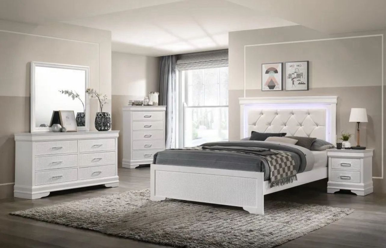 Brand new in box! Queen size 5 pieces( Bedframe/Chest/Nightstand/Dresser/Mirror:Delivery Available