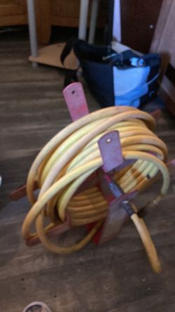 Air hose on holder 25+ feet