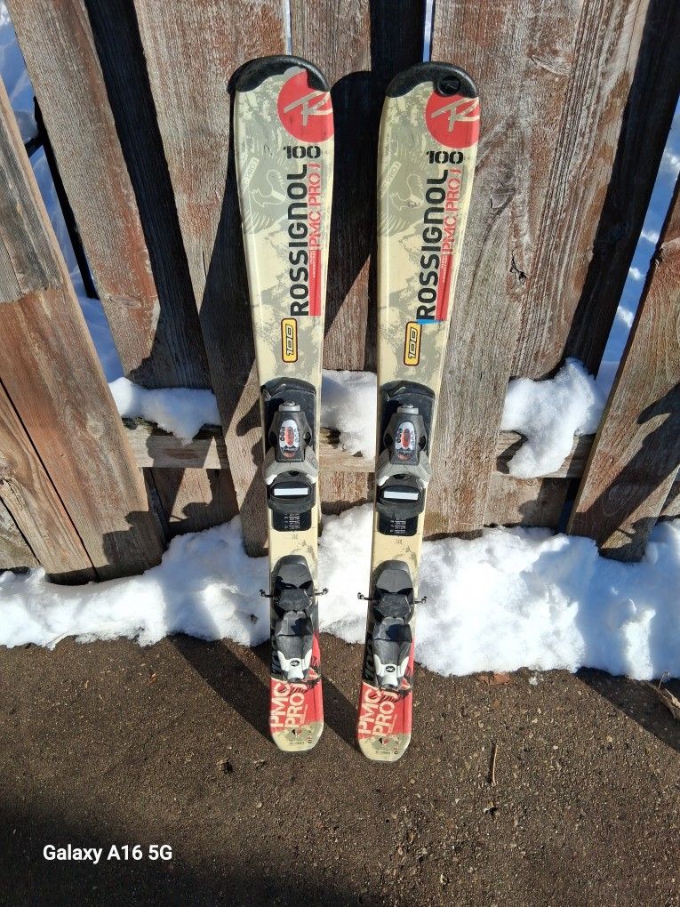ROSSIGNOL SKIS