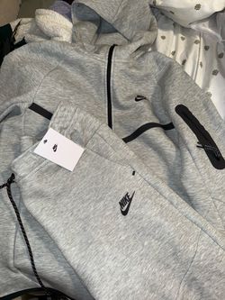 small/medium grey nike tech