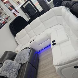 White Recliner Sectional Couch _ Sofá Reclibable Color Blanco...Delivery Available 