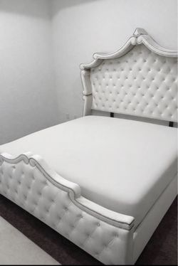 IVORY VINTAGE DESIGN BED - EXTRA TALL HEADBOARD 😍🤍😍