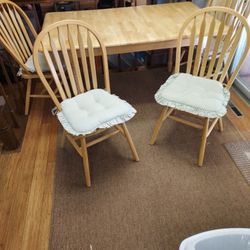 Kitchen Table With 12" Leaf And 4 Chairs