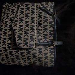 MICHAEL KORS JET SET MK Signature Black Jacquard MD PKT MF Tote Bag
