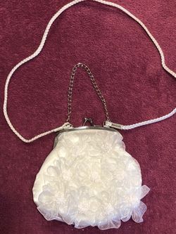 Classy and Adorable Flower Purse - Great for a wedding (bride or flower girl) - Like New!