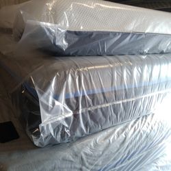 🛌🏾💤💤💤 $209 Queen Memory Foam Mattress Available $209 🛌🏾💤💤💤