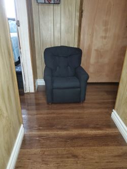 Kid's Traditional Recliner Chair