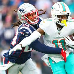 CLUB LEVEL TICKETS FOR MIAMI DOLPHINS VS NEW ENGLAND PATRIOTS THIS SUNDAY!!