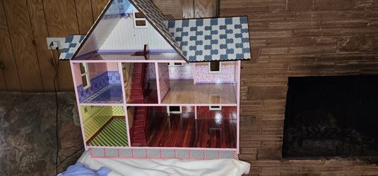 Kidcraft Dollhouse and Little People