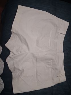 Ann Taylor Signiture white shorts