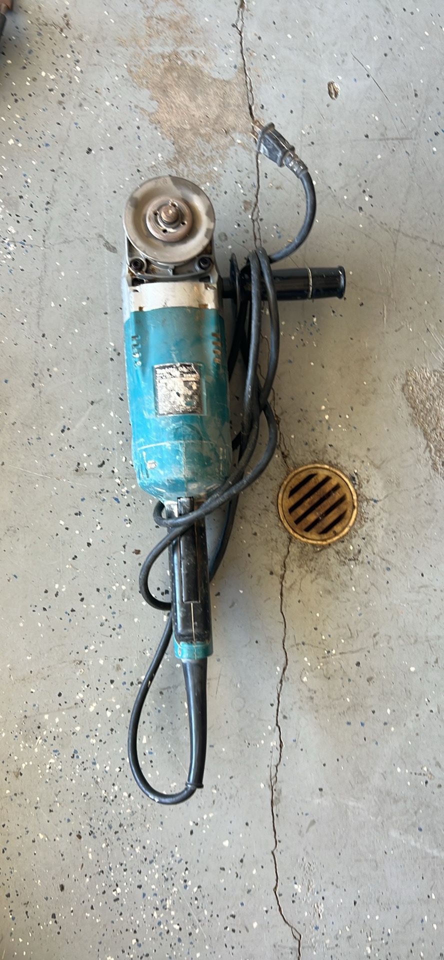 Makita 7” Grinder With Brand New Brushes