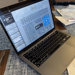 MacBook Pro M2 With TouchBar