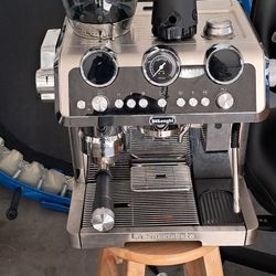 DELONGHI  La Specialista  Coffee  Machine 