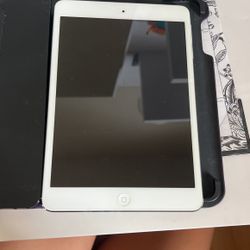 iPad Mini. 4th Generation Space Gray