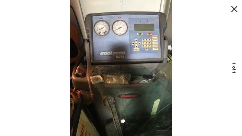 Robinair 34788 Cooltech R-134a Refrigerant Recovery Machine <AC Machine> w/Full Tank of Freon