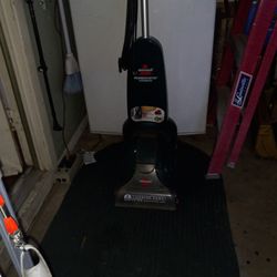 BISSELL CARPET CLEANER