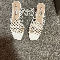 White Lace Up Heels🩷💕