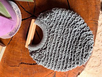 Woven hand bag
