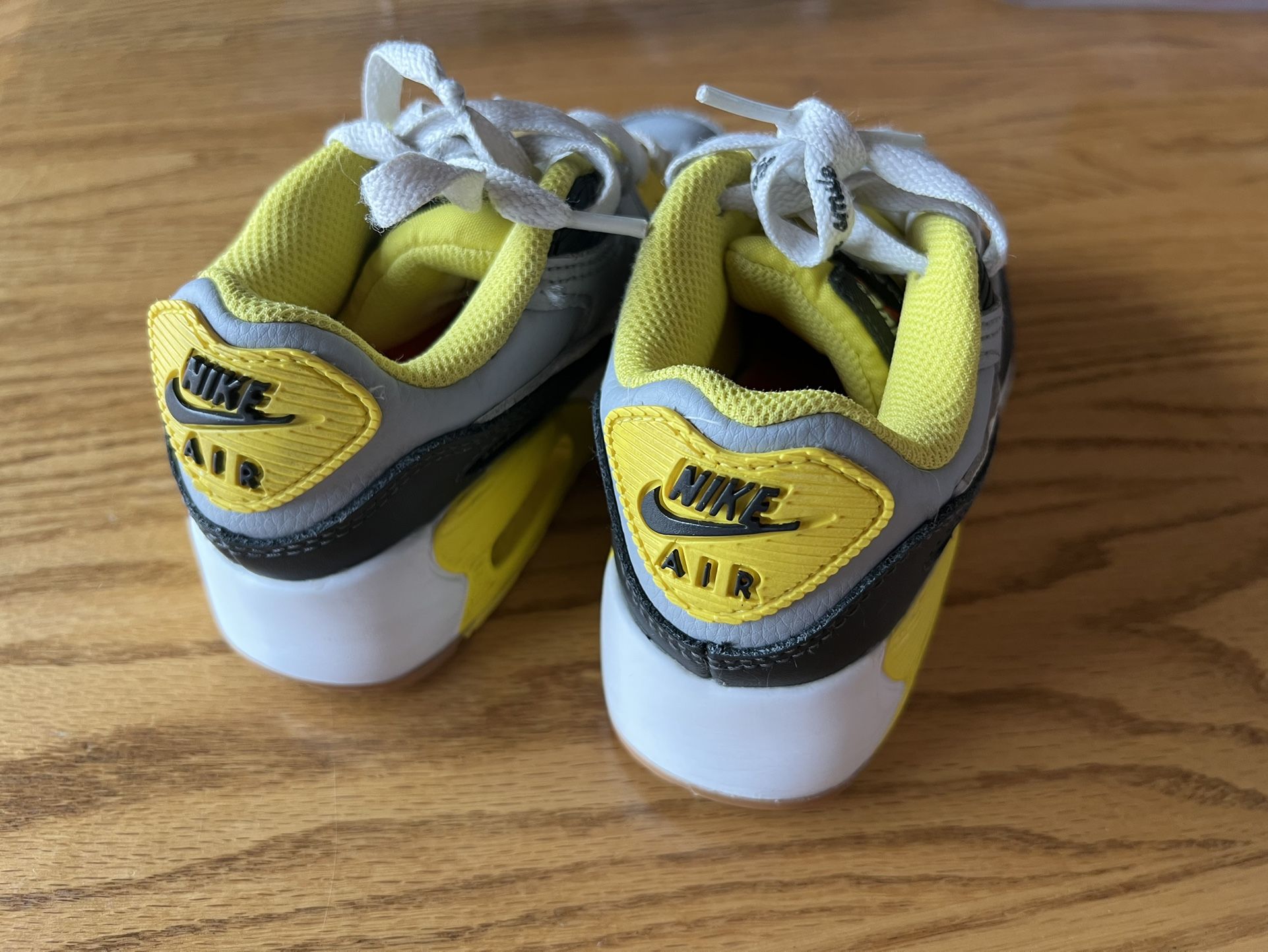 Kids NIKE Air Max 90 LTR go the extra smile colorblock yellow sneakers 13c Like New