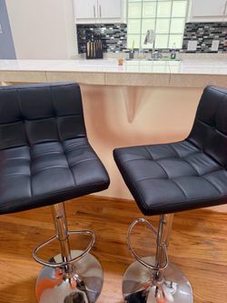 Black bar stool set