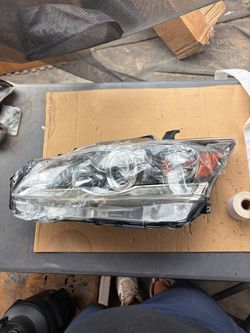 11-16 Lexus CT200H Headlight Halogen Headlamp Left