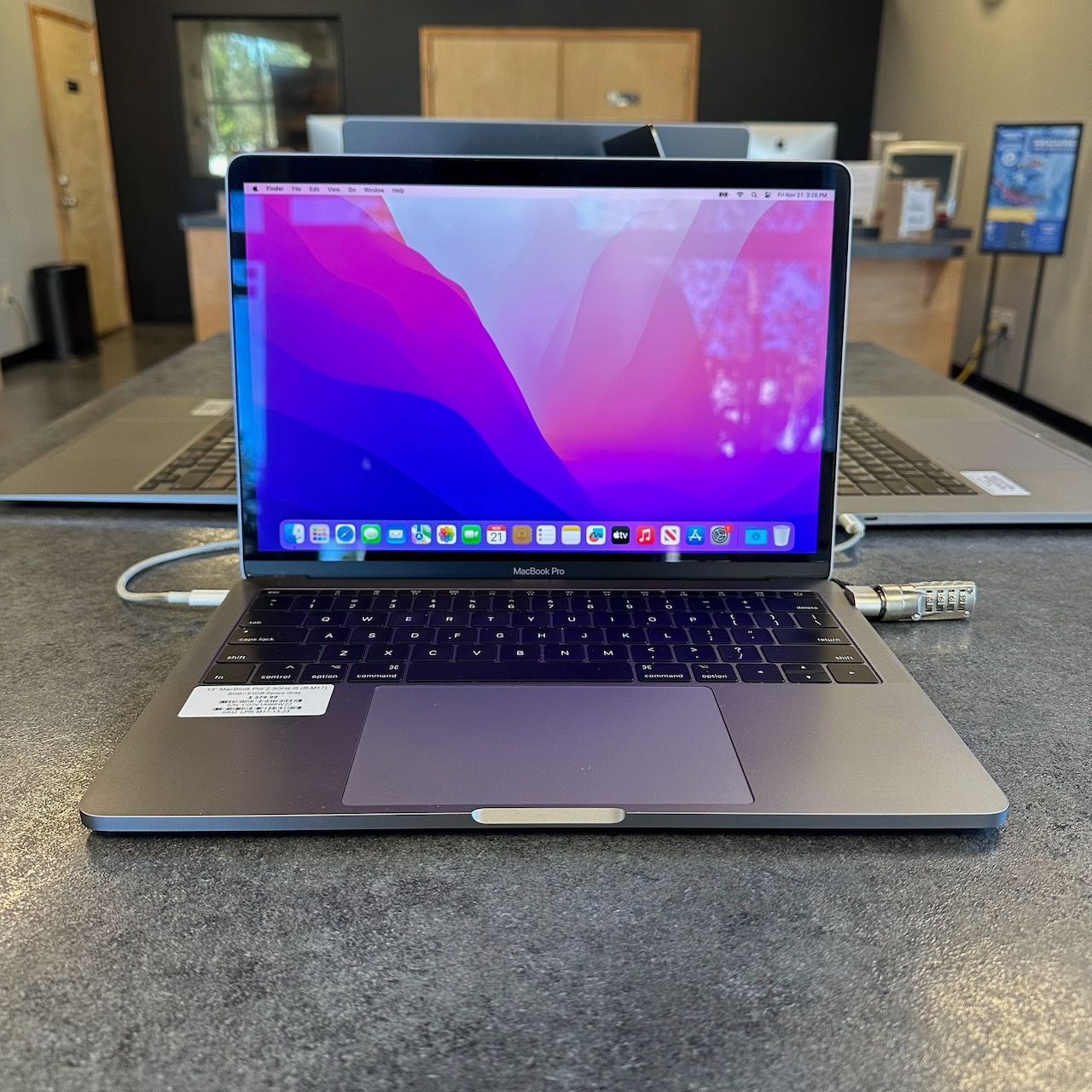 💻 13" MacBook Pro | 2.3GHz i5 (R-M17) | 8GB / 51GB | Space Gray ⚡