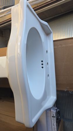 Key West 24" Vitreous China Pedestal Sink with 3 Faucet Holes at 8" Centers