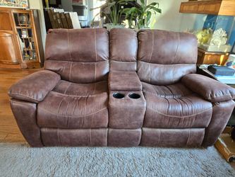 Power Reclining loveseat with center console