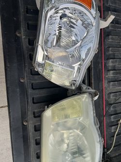 2008 Toyota Tacoma Headlights One Basically Brand New 