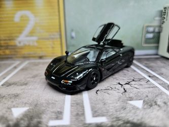 POP RACE 1/64 McLAREN F1