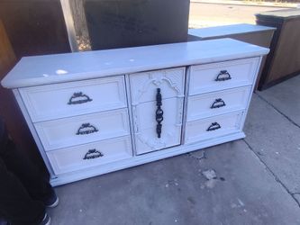 Dresser
