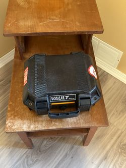 Pelican V100 Vault Case